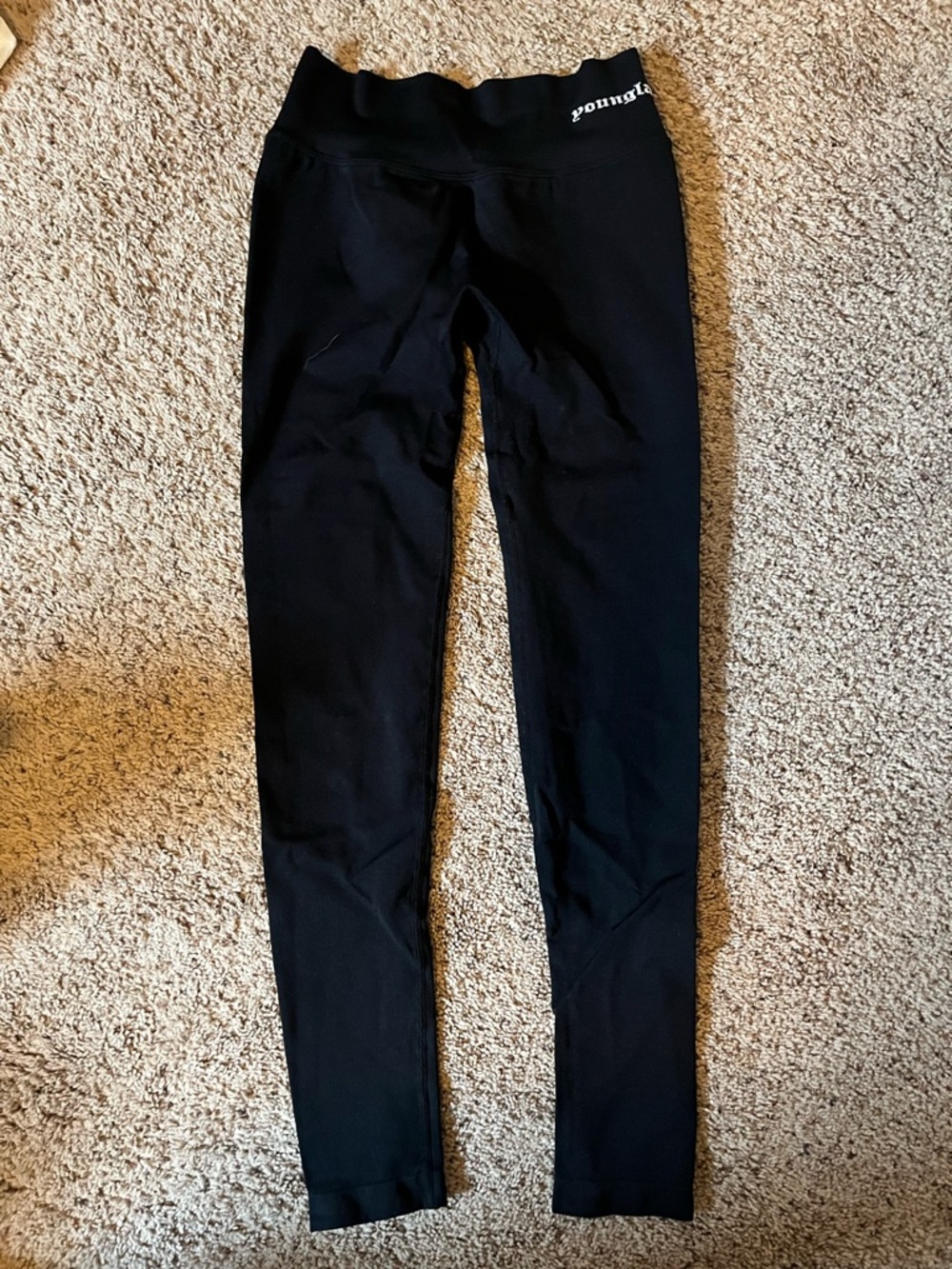 YoungLA Low-Rise V-Back Leggings